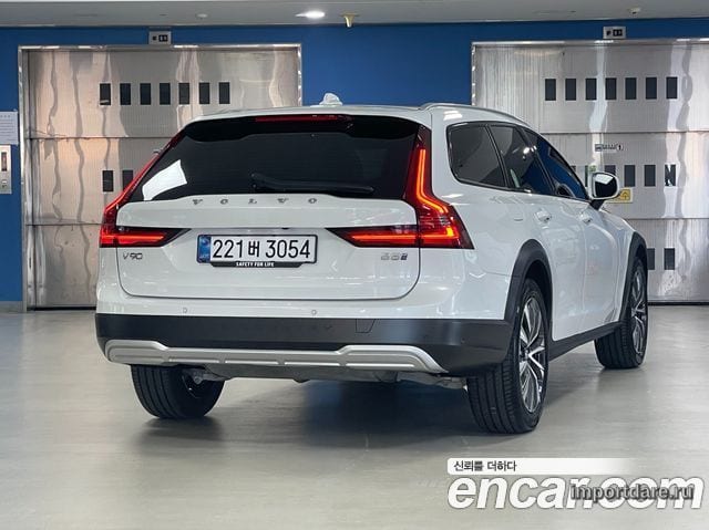 VOLVO V90 CROSS COUNTRY 2025 — 16 207 км, белый, Корея — под ключ — фото 2