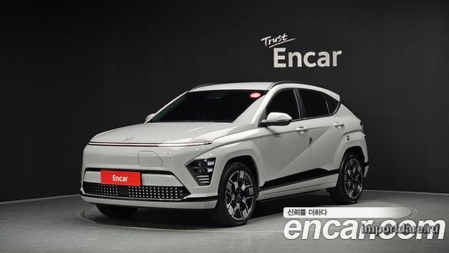 HYUNDAI KONA ELECTRIC 2023 — 28 672 км, серебристо-серый, Корея — под ключ — фото 1
