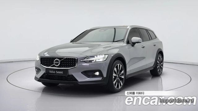 VOLVO V60 CROSS COUNTRY 2024 — 22 170 км, серебристо-серый, Корея — под ключ — фото 1