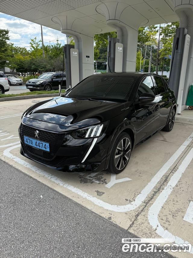 Peugeot e-208 2022