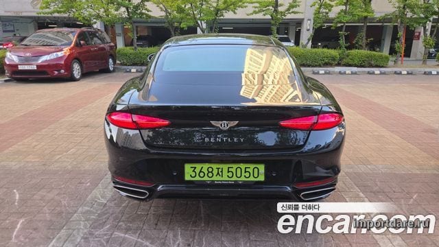 Bentley Continental сзади