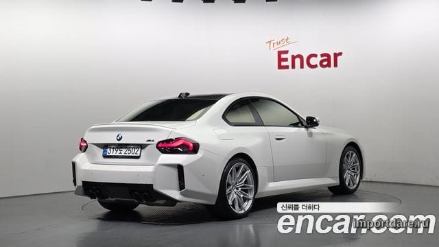 BMW M2 сбоку
