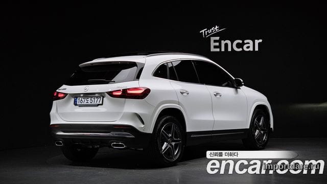 Mercedes-Benz Gla сбоку