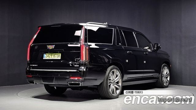 Cadillac Escalade сбоку