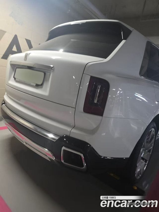 Rolls-royce Cullinan интерьер