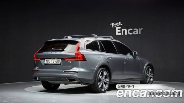 VOLVO V60 CROSS COUNTRY 2020 — 72 749 км, серый, Корея — под ключ — фото 2