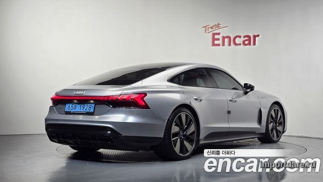 Audi e-tron 2022