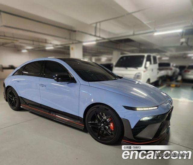 Hyundai Ioniq спереди
