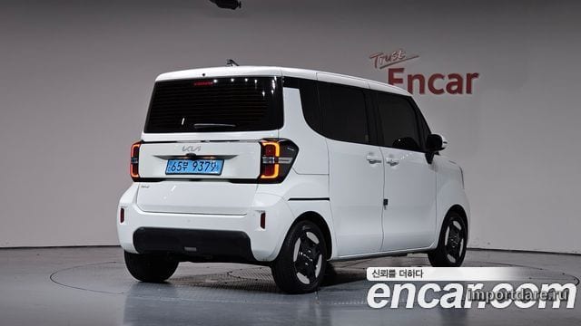 Kia Kia Ray EV спереди