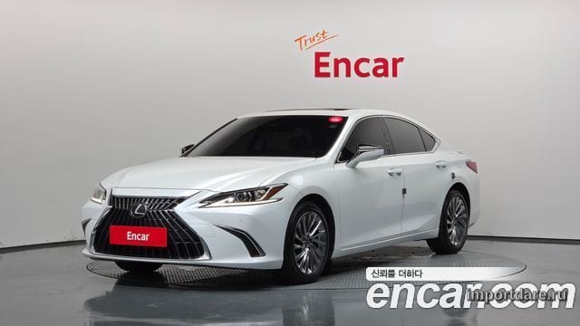 LEXUS ES300H 2023 — 60 322 км, белый, Корея — под ключ — фото 1