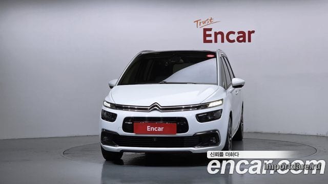 Citroen Grand C4 Picasso интерьер