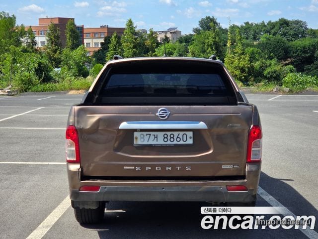Kgm Korando Sports сзади
