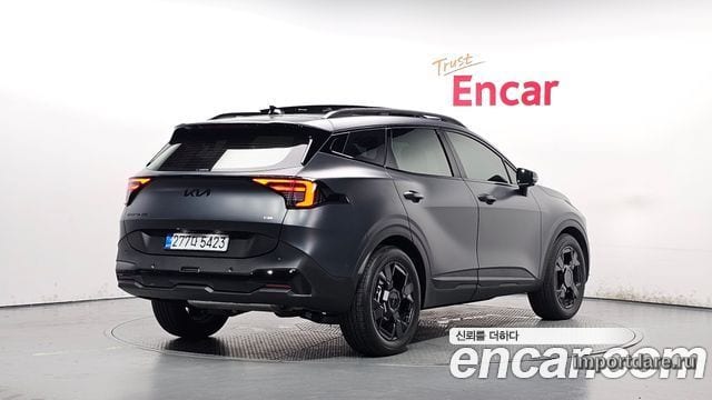 Kia Sportage Hybrid сбоку