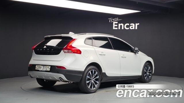 VOLVO V40 CROSS COUNTRY 2019 — 143 769 км, белый, Корея — под ключ — фото 2