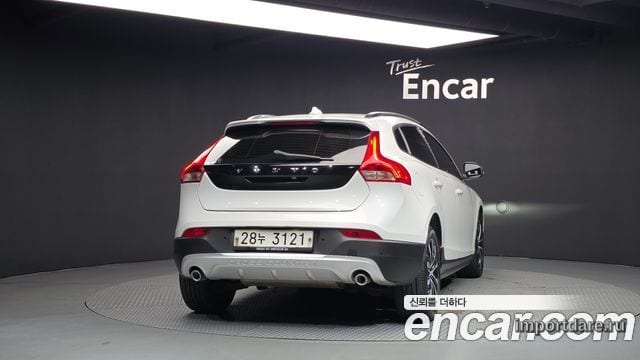 VOLVO V40 CROSS COUNTRY 2019 — 143 769 км, белый, Корея — под ключ — фото 4