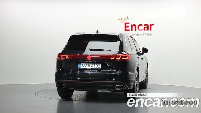 Volkswagen Touareg сзади