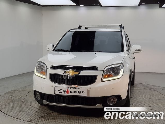 Chevrolet Orlando сзади