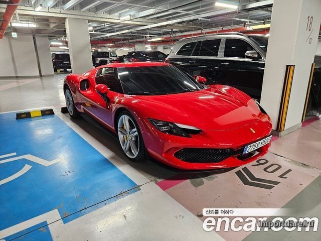 Ferrari 296 спереди