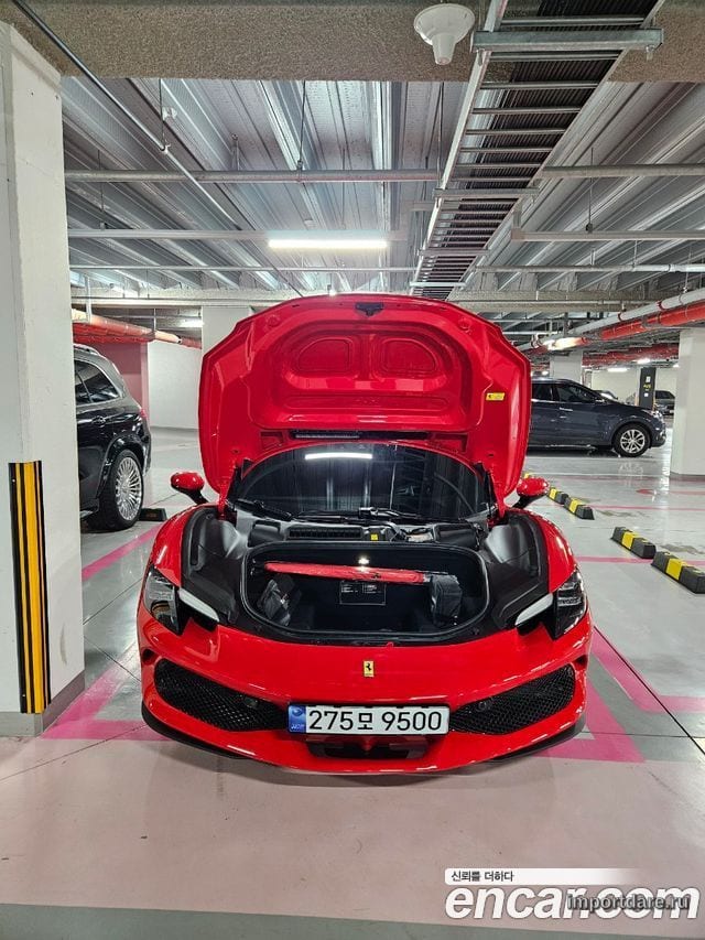 Ferrari 296 интерьер