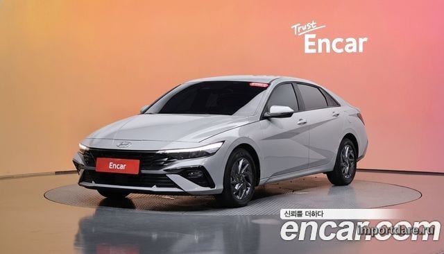 Hyundai Avante Hybrid сбоку
