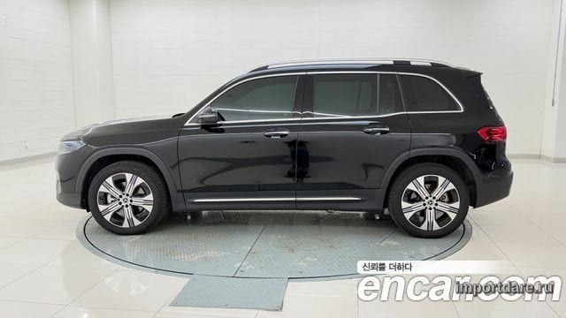 Mercedes-Benz Eqb сбоку