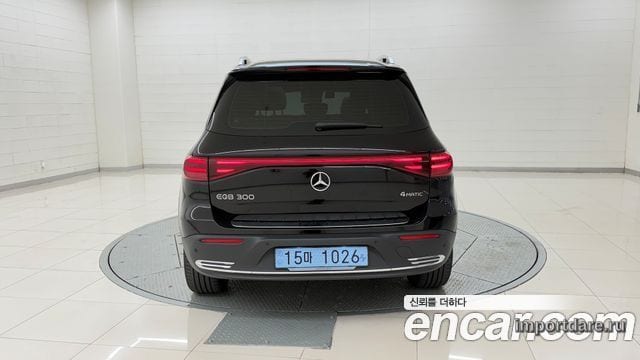 Mercedes-Benz Eqb сзади