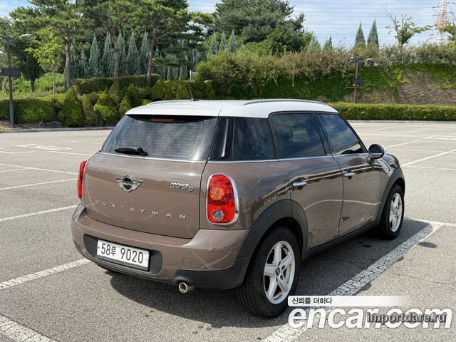 Mini Cooper D Countryman сзади