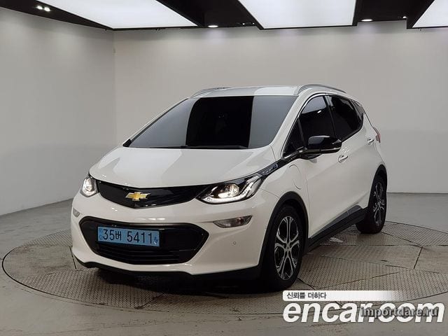 CHEVROLET BOLT 2018 — 239 929 км, белый, Корея — под ключ — фото 1