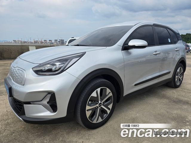 Kia Niro Plus 2024