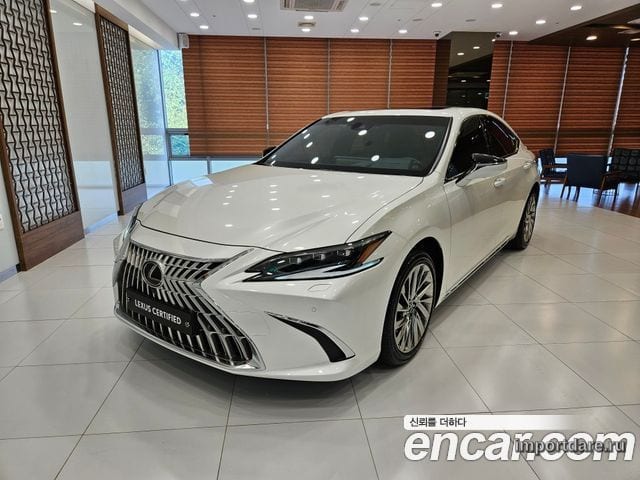 Lexus ES 2026