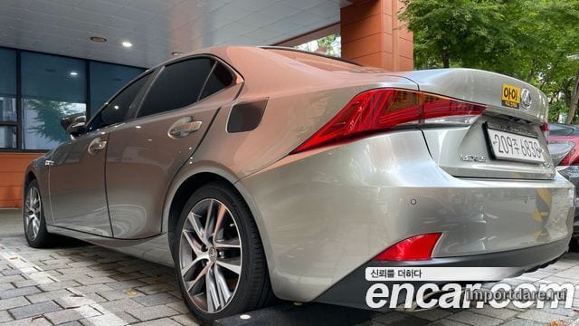 LEXUS IS200T 2017 — 125 000 км, бежевый, Корея — под ключ — фото 2