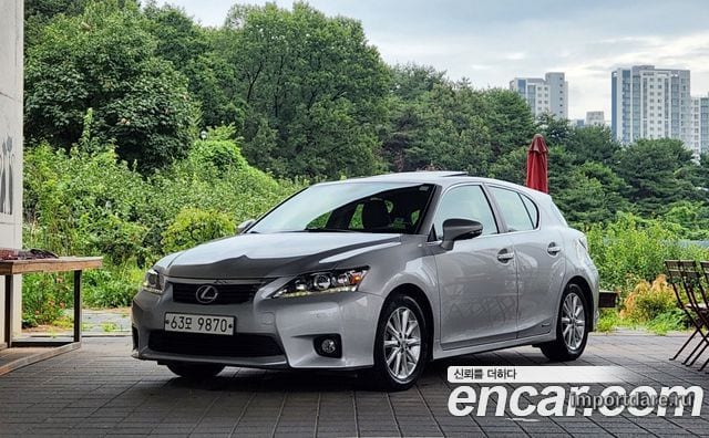 LEXUS CT200H 2011 — 82 600 км, серебристый, Корея — под ключ — фото 1