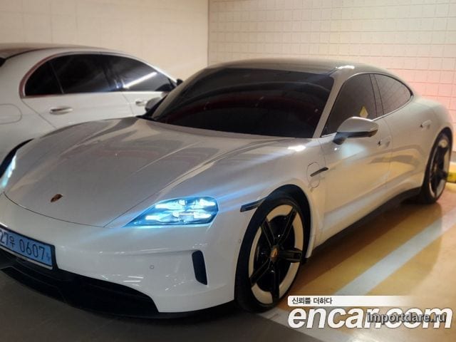 Porsche Taycan 2025