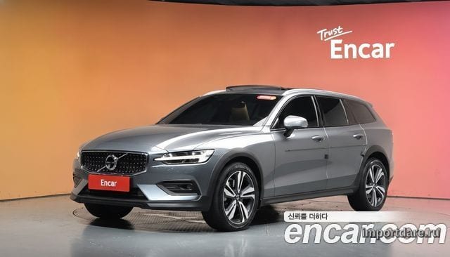 VOLVO V60 CROSS COUNTRY 2021 — 50 753 км, серый, Корея — под ключ — фото 2