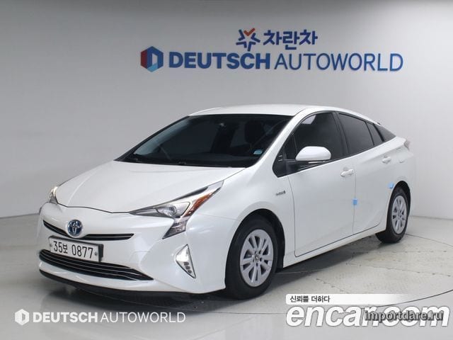 TOYOTA PRIUS 2016 — 127 516 км, белый, Корея — под ключ — фото 1