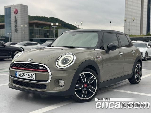 Mini Cooper D сбоку