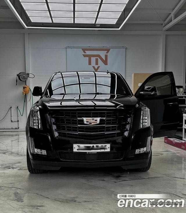 CADILLAC ESCALADE 2015 — 51 300 км, чёрный, Корея — под ключ — фото 1