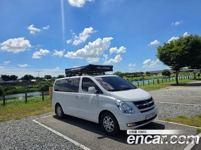 Hyundai Grand Starex спереди