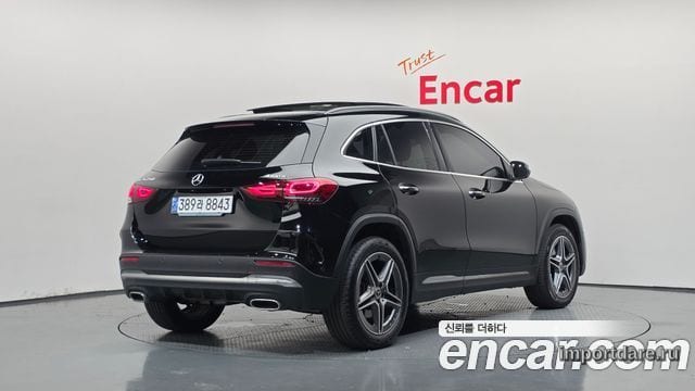 Mercedes-Benz Gla-Class сбоку