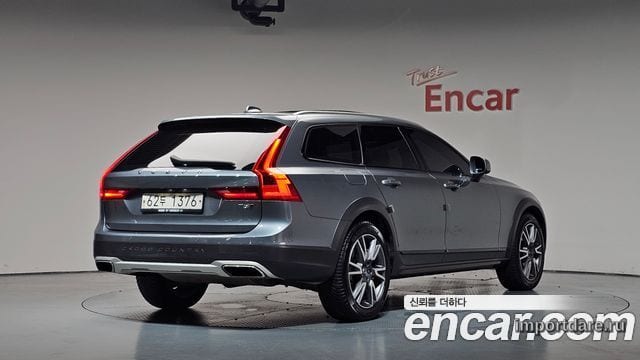 VOLVO V90 CROSS COUNTRY 2019 — 65 251 км, серебристо-серый, Корея — под ключ — фото 1