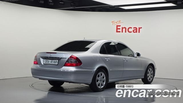 MERCEDES-BENZ E-CLASS W211 2008 — 193 777 км, серебристо-серый, Корея — под ключ — фото 2