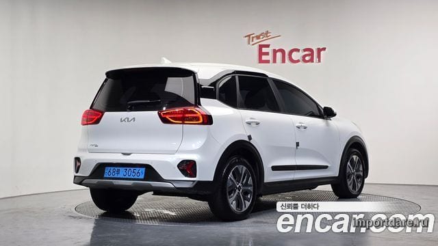 KIA NIRO PLUS 2023 — 137 327 км, белый, Корея — под ключ — фото 2