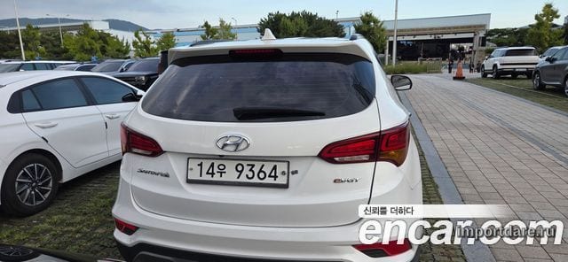 Hyundai Santa Fe сзади