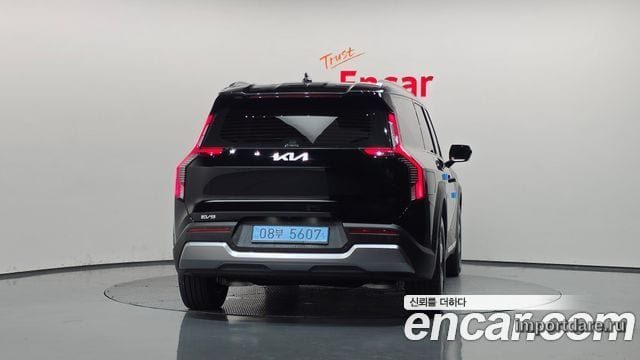 Kia EV9 сзади