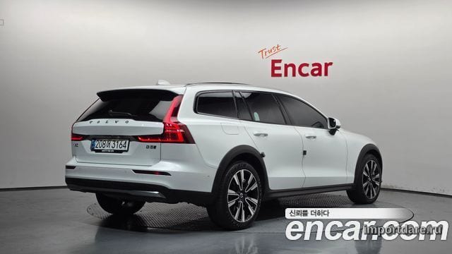 Volvo V60 Cross Country 2024