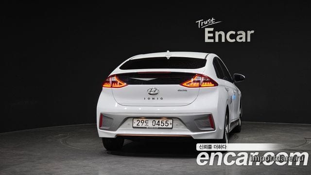 HYUNDAI IONIQ ELECTRIC 2017 — 125 082 км, белый, Корея — под ключ — фото 4