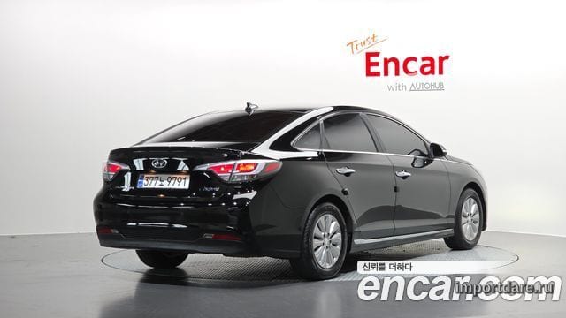 Hyundai Sonata Hybrid сбоку