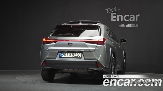 LEXUS UX250H 2024 — 39 755 км, серебристо-серый, Корея — под ключ — фото 4