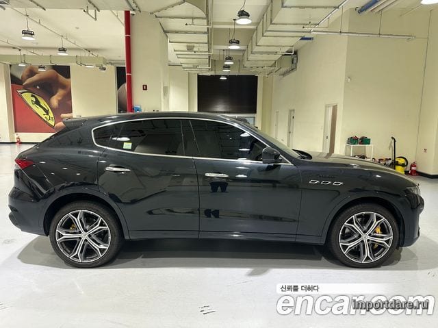 Maserati Levante интерьер