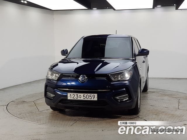 KGM Tivoli сбоку